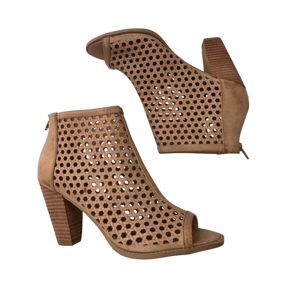 Report Booties Peep Toe Laser Cut Perforated Camel Block Heel Shooties Size 9